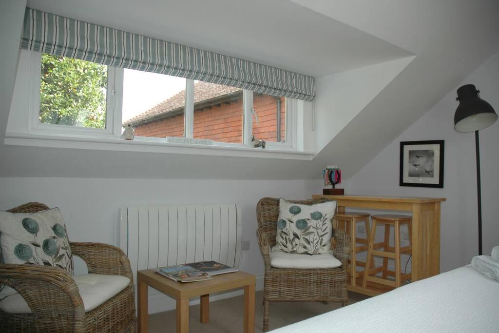 Cowslip Barn Annexe, Countryside Stay Near Чичестър Екстериор снимка
