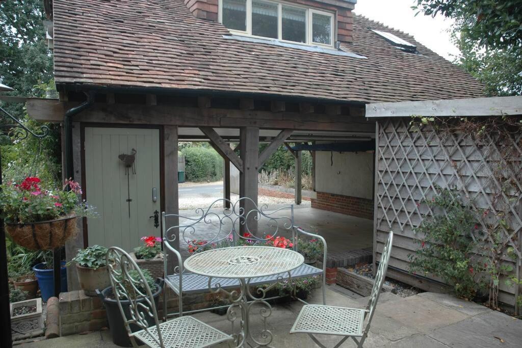 Cowslip Barn Annexe, Countryside Stay Near Чичестър Екстериор снимка