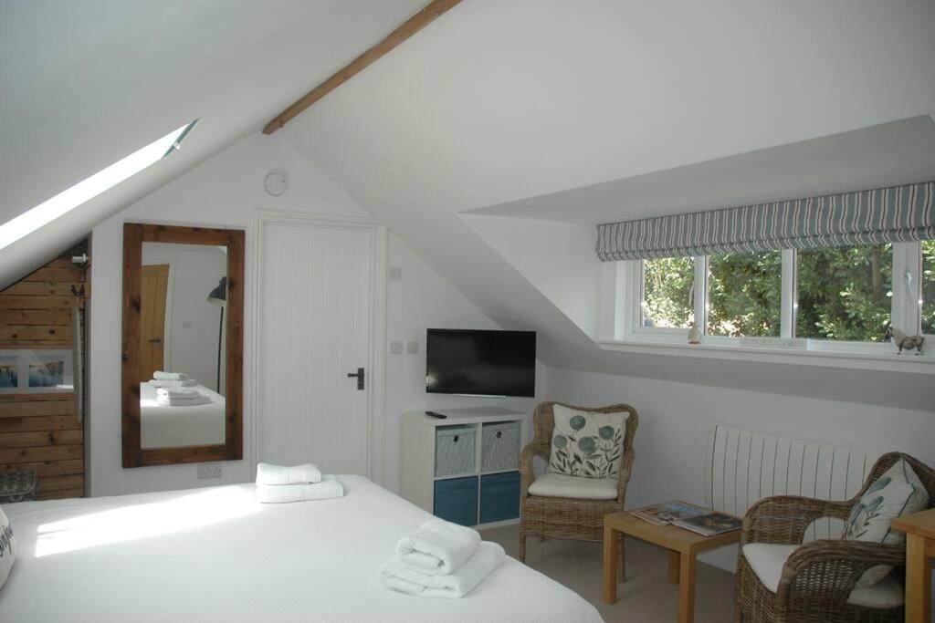 Cowslip Barn Annexe, Countryside Stay Near Чичестър Екстериор снимка
